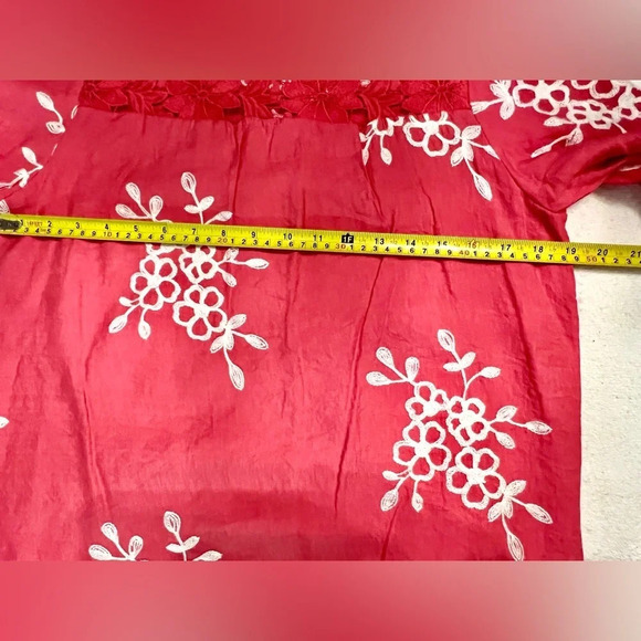 KINDRED Bright coral embroidered floral design top size PM. - Picture 12 of 13